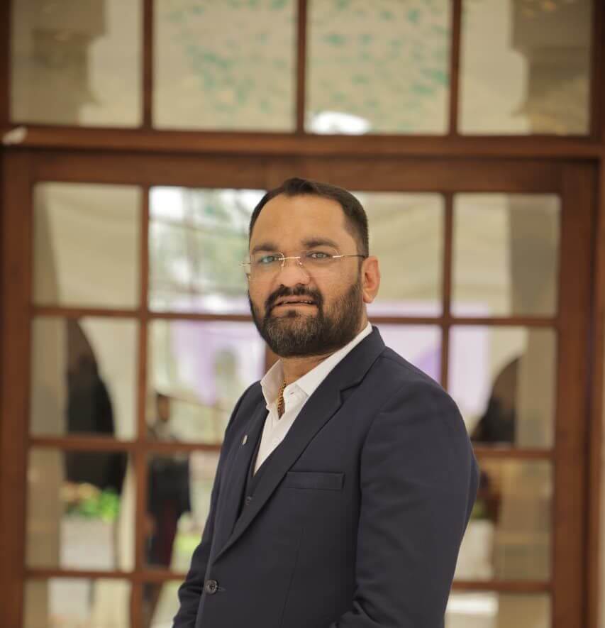 Kirti Vaddoriya – Builder. Avatar